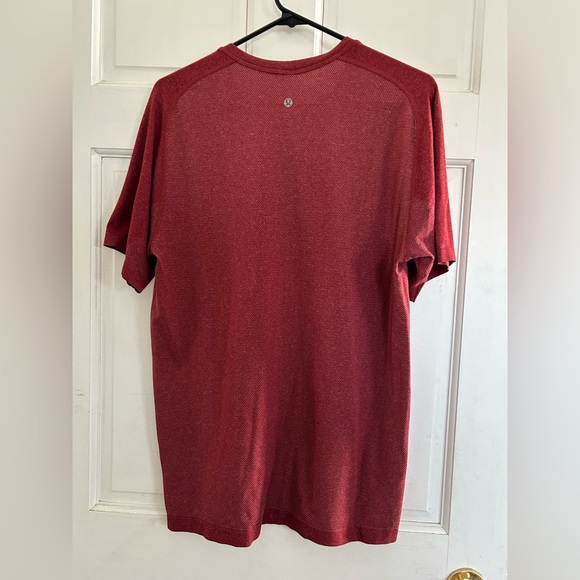 Lululemon Men’s Performance Short-Sleeve Crew Neck Shirt. Size Large - Picture 3 of 9